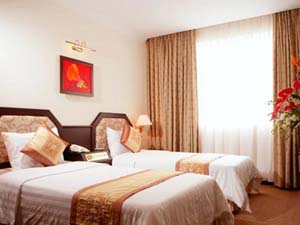 Superior twin with city view, private facilities, and breakfast